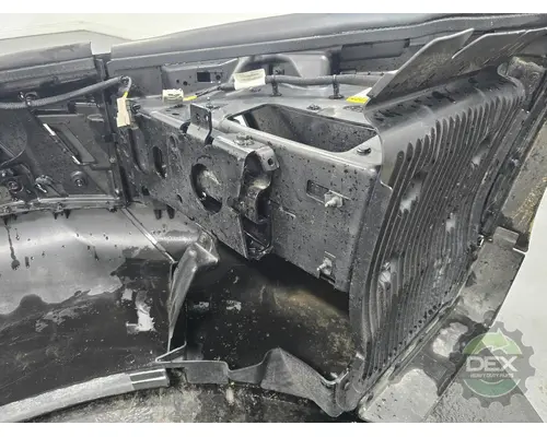 VOLVO VNL640 Bumper Assembly, Front