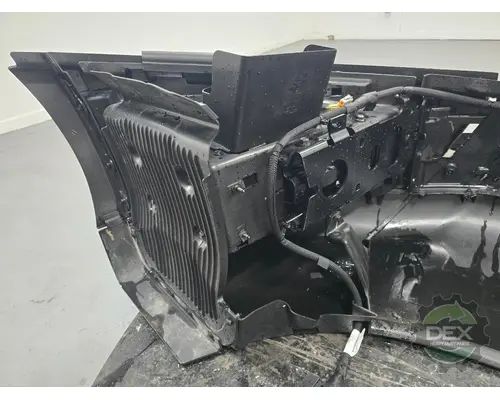 VOLVO VNL640 Bumper Assembly, Front