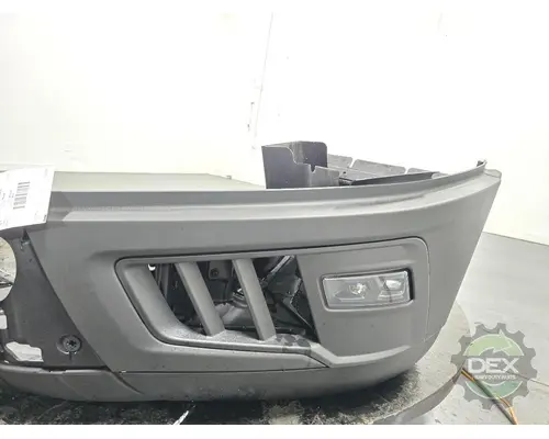 VOLVO VNL640 Bumper Assembly, Front