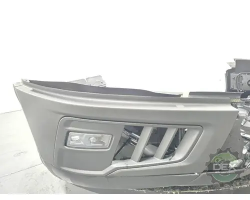 VOLVO VNL640 Bumper Assembly, Front