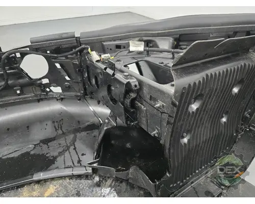 VOLVO VNL640 Bumper Assembly, Front