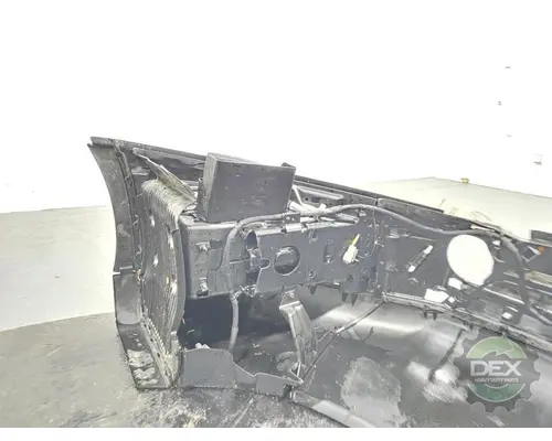 VOLVO VNL640 Bumper Assembly, Front