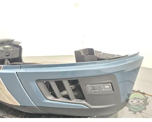 VOLVO VNL640 Bumper Assembly, Front