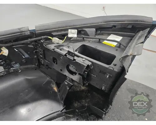 VOLVO VNL640 Bumper Assembly, Front