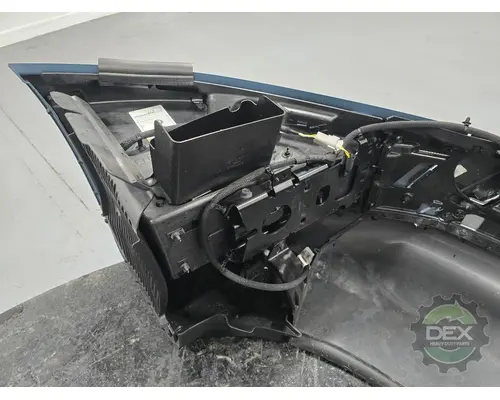 VOLVO VNL640 Bumper Assembly, Front