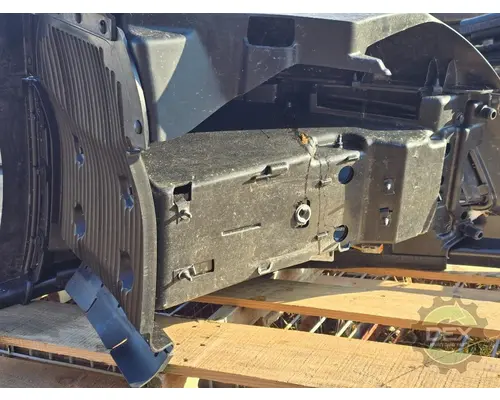 VOLVO VNL640 Bumper Assembly, Front