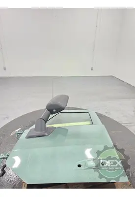 VOLVO VNL640 Door Assembly, Front