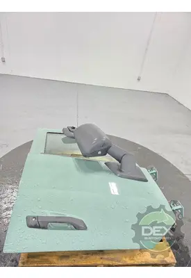 VOLVO VNL640 Door Assembly, Front