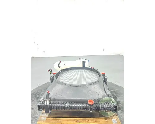 VOLVO VNL640 Radiator