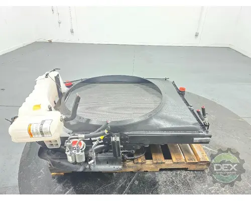 VOLVO VNL640 Radiator