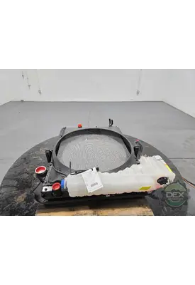 VOLVO VNL640 Radiator