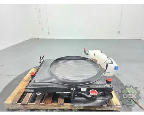 VOLVO VNL640 Radiator