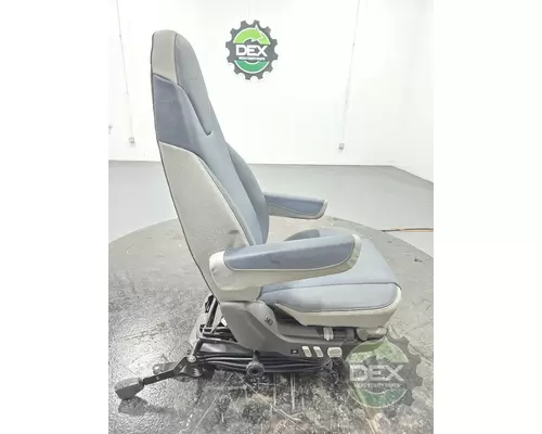 VOLVO VNL640 Seat, Front