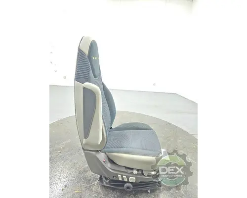 VOLVO VNL640 Seat, Front