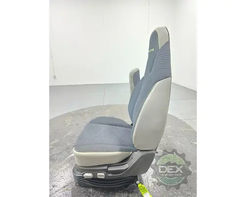 VOLVO VNL640 Seat, Front
