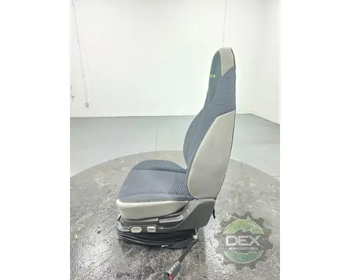 VOLVO VNL640 Seat, Front
