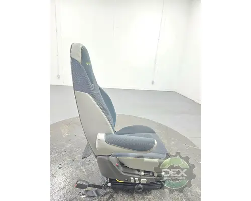 VOLVO VNL640 Seat, Front