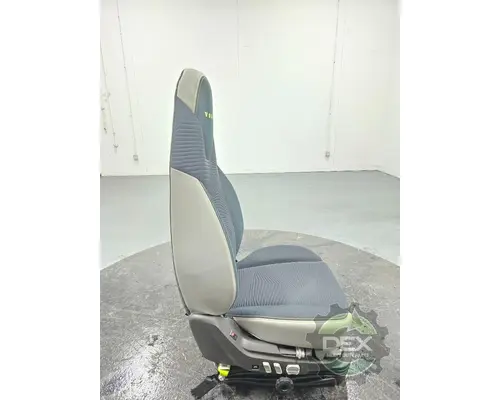 VOLVO VNL640 Seat, Front