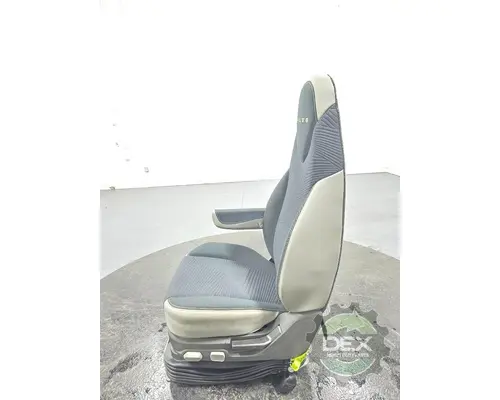 VOLVO VNL640 Seat, Front