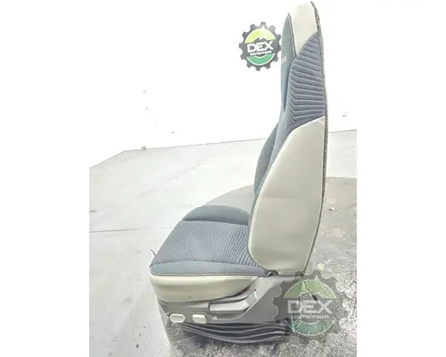 VOLVO VNL640 Seat, Front