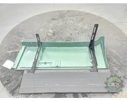 VOLVO VNL640 Spoiler, Front