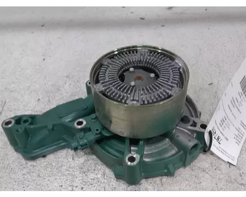 VOLVO VNL640 Water Pump