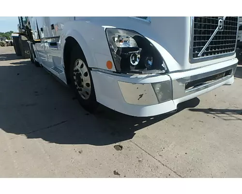 VOLVO VNL64T Bumper Assembly, Front