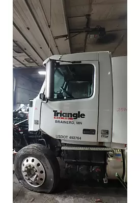 VOLVO VNL64T Door Assembly, Front