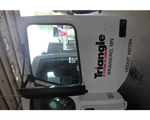 VOLVO VNL64T Door Assembly, Front
