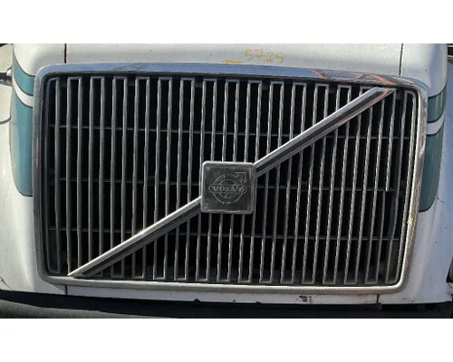 VOLVO VNL64T Grille