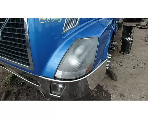 VOLVO VNL64T Headlamp Assembly