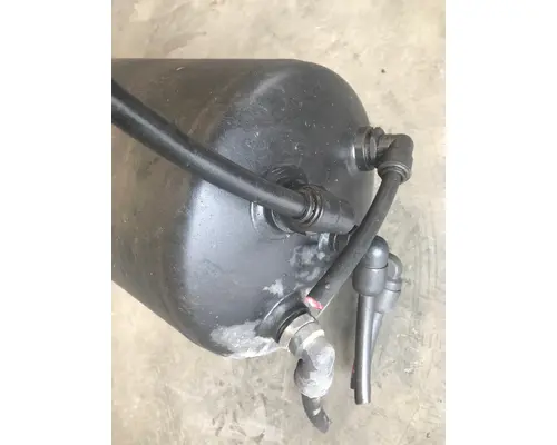 VOLVO VNL64 Air Tank