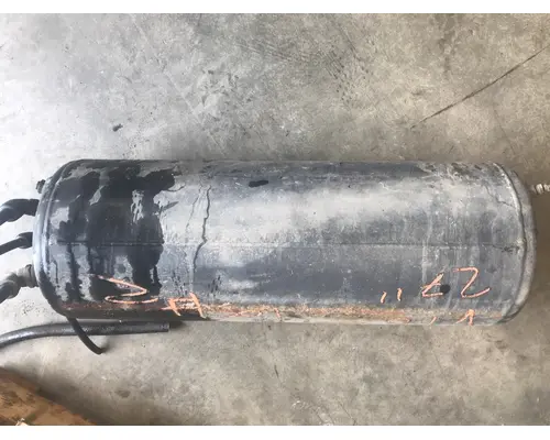 VOLVO VNL64 Air Tank
