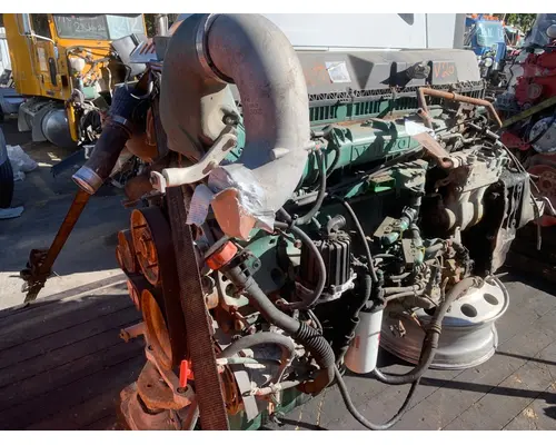 VOLVO VNL64 Engine Assembly