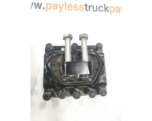 VOLVO VNL64 Engine Mounts