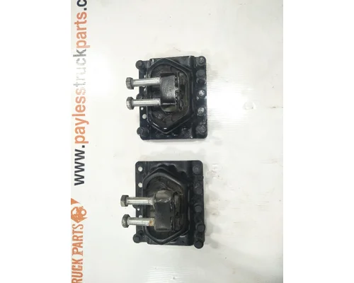 VOLVO VNL64 Engine Mounts