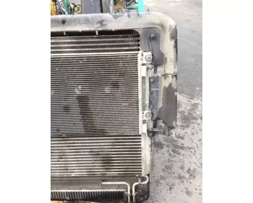 VOLVO VNL64 Radiator