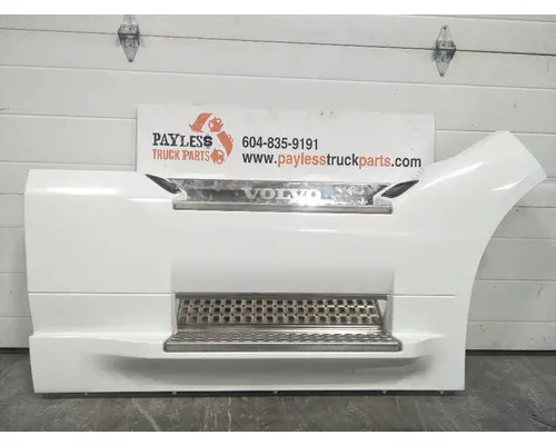 VOLVO VNL64 Side Fairing