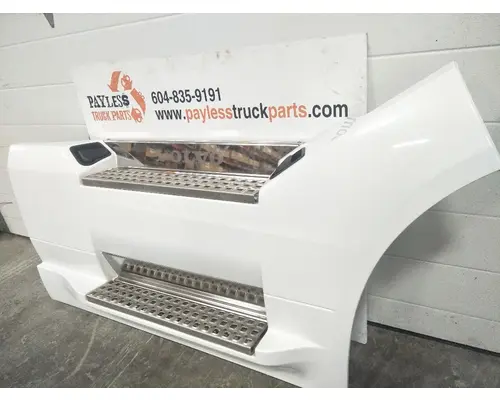 VOLVO VNL64 Side Fairing