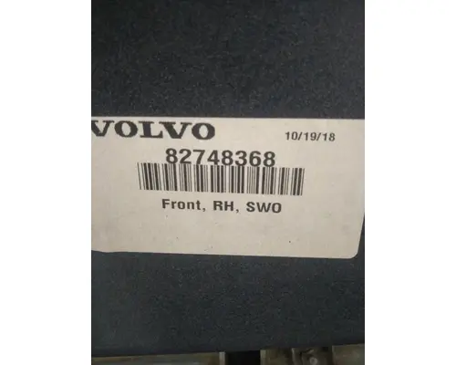 VOLVO VNL64 Side Fairing