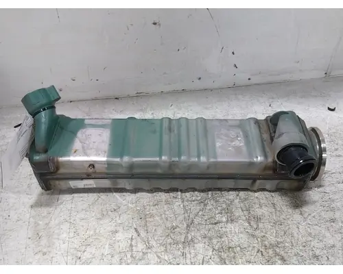 VOLVO VNL660 2932 cooler