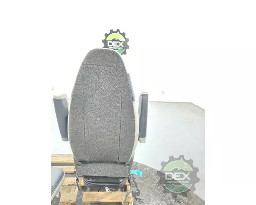 VOLVO VNL660 8522 front seat excl. upholstery
