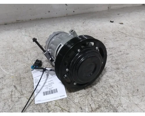 VOLVO VNL660 Air Conditioner Compressor