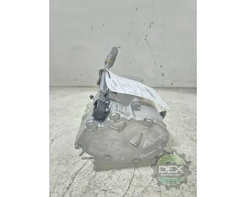 VOLVO VNL660 Air Conditioner Compressor