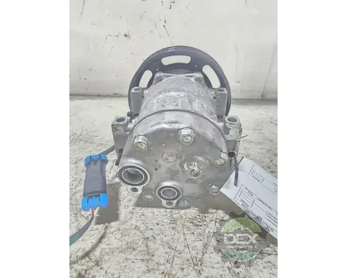 VOLVO VNL660 Air Conditioner Compressor