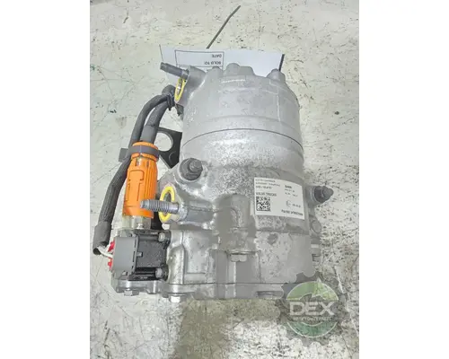 VOLVO VNL660 Air Conditioner Compressor