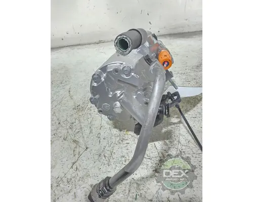 VOLVO VNL660 Air Conditioner Compressor