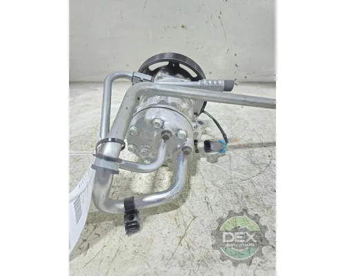 VOLVO VNL660 Air Conditioner Compressor