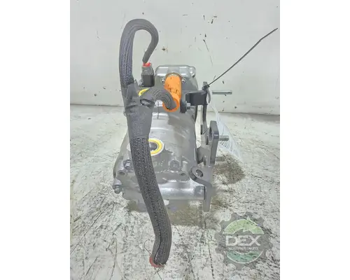 VOLVO VNL660 Air Conditioner Compressor