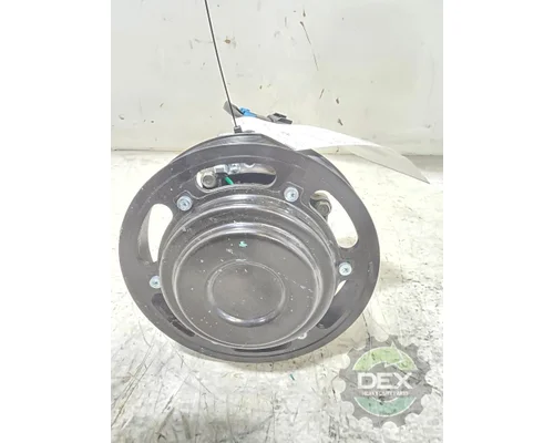 VOLVO VNL660 Air Conditioner Compressor